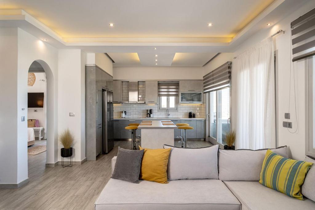 Makrilis Vila